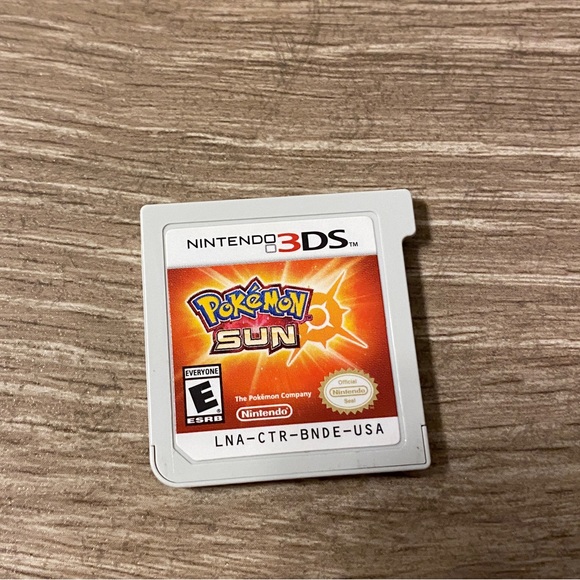 Pokémon Sun Nintendo 3DS Game and Case - Picture 3 of 5